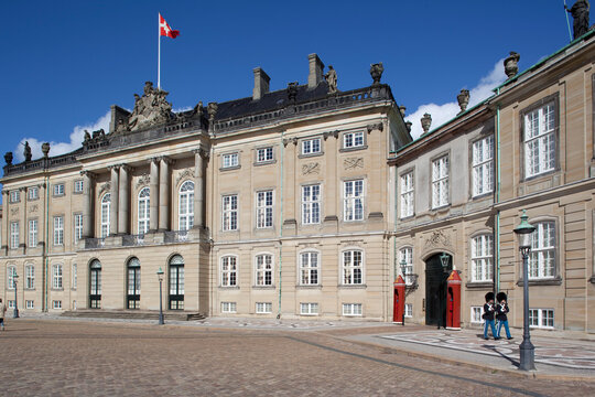 Guards at the Amalienborg Castle, Copenhagen, Denmark, Scandinavia