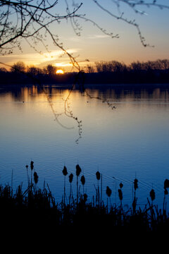 Sunrise over Kingsmill Reservoir, Sutton in Ashfield, Nottinghamshire, England