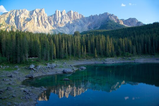 Lago di Carezza and Latemar Group mountains, Bolzano Province, Trentino-Alto Adige/South Tyrol, Italian Dolomites, Italy