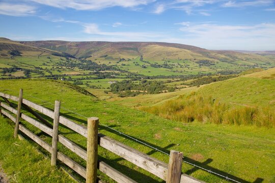 Vale of Edale, Peak District National Park, Derbyshire, England