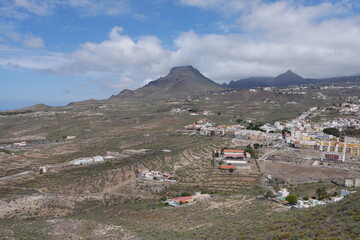 Berglandschaft mit Roque del Conde bei Los Cristianos und Arona auf Teneriffa