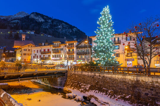 View of Campitello di Fassa at dusk at Christmas, Val di Fassa, Trentino, Italy