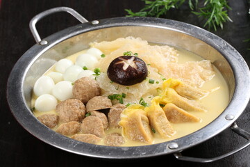 Chinese cuisine, Cantonese cuisine, Three Fresh Pot