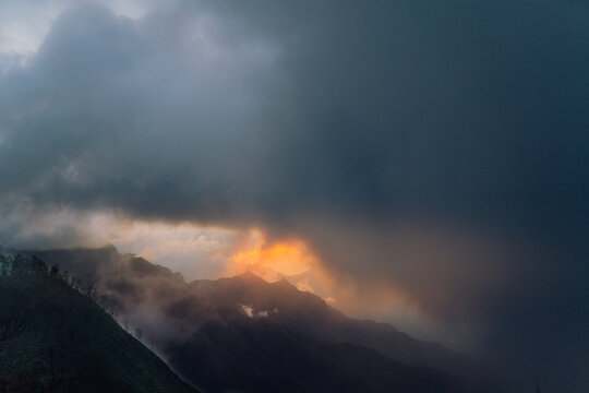 Momring sunrise from kolukumali, with beautiful couds