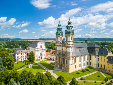  Cistercian abbey in Krzesz&oacute;w near the town of Kamienna G&oacute;ra