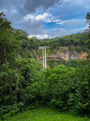 Chamarel Wasserfall auf Mauritius – Naturgewalt in tropischer Kulisse