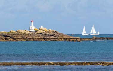 Phare de l'île de La Teignouse depuis la pointe du Conguel - Département du Morbihan - Breatagne