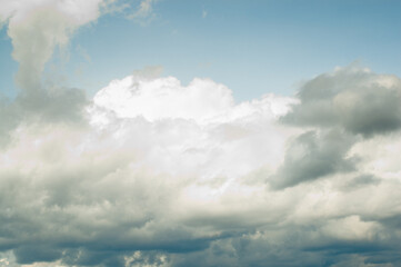 blue and white background, in the photo blue sky and white clouds