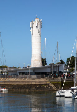 Phare du port de Crouesty - Arzon - D&eacute;partement du Morbihan - Breatagne