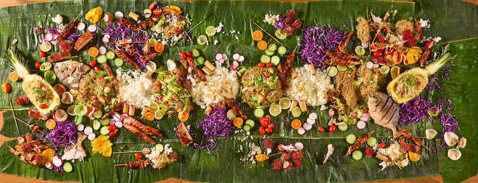 Filipino-Kamayan-Feast-Table-from-above-view