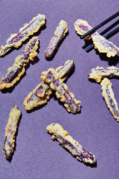 Sweet-Potato-Fries-on-purple-background