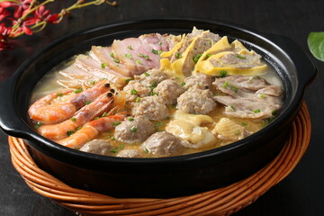 Chinese cuisine, Cantonese cuisine, family portrait clay pot