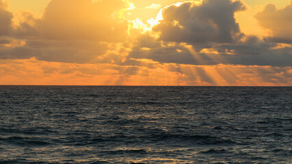 Coucher de soleil et océan