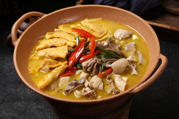 Chinese cuisine, Cantonese cuisine, and farmhouse three fresh pots
