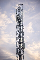 słup telekomunikacyjny, WiFi z antenami 