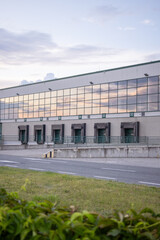 Nowoczesny magazyn logistyczny, Centrum logistyczne