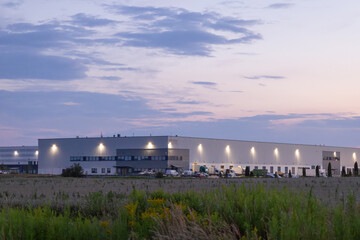 Nowoczesny magazyn logistyczny, Centrum logistyczne