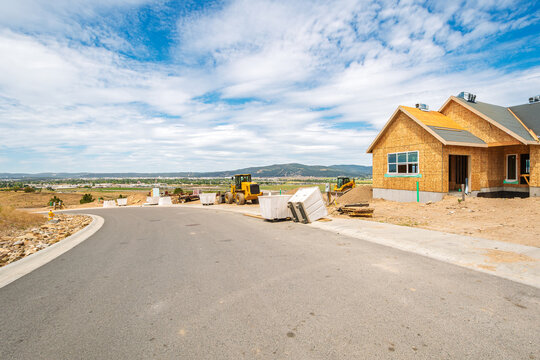 A subdivision of new construction homes being built overlooking the Spokane Valley and Liberty Lake areas of Spokane, Washington, USA.	