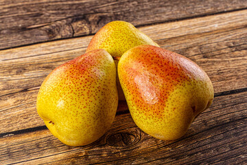 Ripe sweet juicy pear heap
