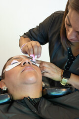 Applying lash lifting formula with comb and careful handling
