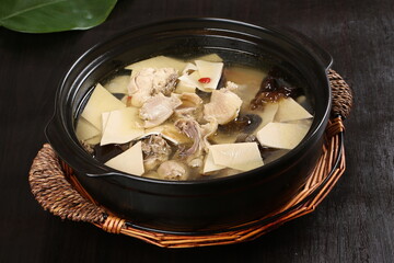 Chinese cuisine, Cantonese cuisine, a thousand stewed chicken dishes