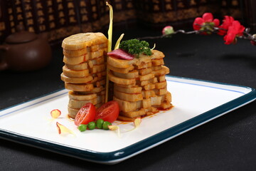 Chinese cuisine, Cantonese cuisine, braised lotus root slices