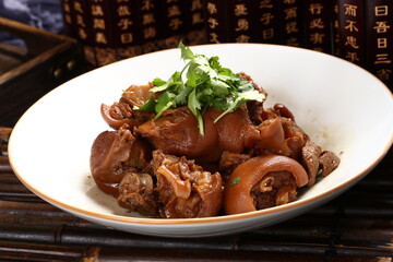 Chinese cuisine, Cantonese cuisine, braised pork knuckles