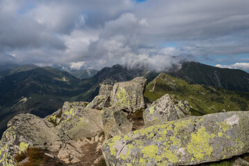 Widoki górskie, z Kasprowego Wierchu na hale Kondratową