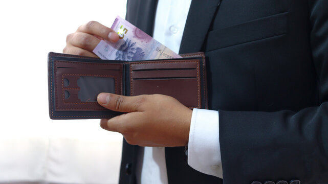 cartera vac&iacute;a dinero, pagar