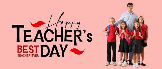 Obraz premium Male teacher with little pupils on pink background