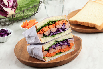 Wanpaku, Japanese Open Sandwich with Red Cabbage, Carrot, Lettuce, and Sausage