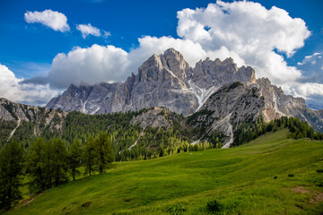 Fototapeta premium Picco di Vallandro Durrenstein mountain in Italian Dolomites Alps. Stunning rocky peak and mountain range view autumn landscape. Popular hiking peak in the Alps