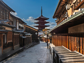 Fototapeta premium 5-storey tower on the street of Kyoto, Japan