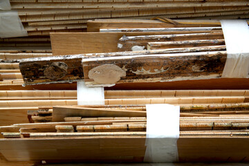 Parquet flottant en bois déposé pour rénovation