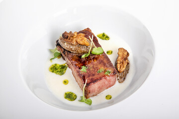 tartare mozzarella uova salsiccia formaggi contorni sushi frittatine ostriche tagliere pesce  insalata spigola orata salumi