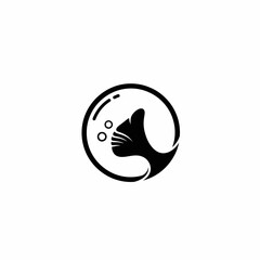 Obraz premium Silhouette of a Cat's Head Inside a Circular Bubble Design