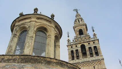 Giralda y cúpula de la capilla real
