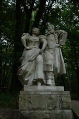 pomniki w parku śląskim , bohaterowie ślązcy karlik i karliczka