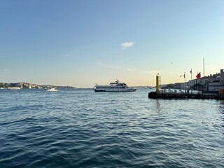 Obraz premium Ortaköy Pier on the Bosphorus – Istanbul, Turkey
