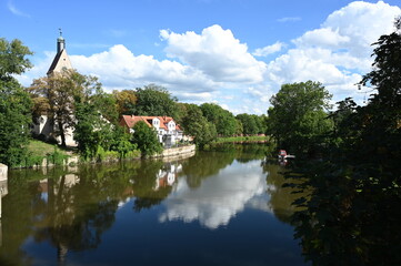 Saale und Neumarktkirche in Merseburg
