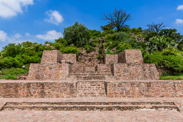 Fototapeta premium Templo del Sol. Zona Arqueológica de Tetzcotzinco, Baños de Nezahualcóyotl.