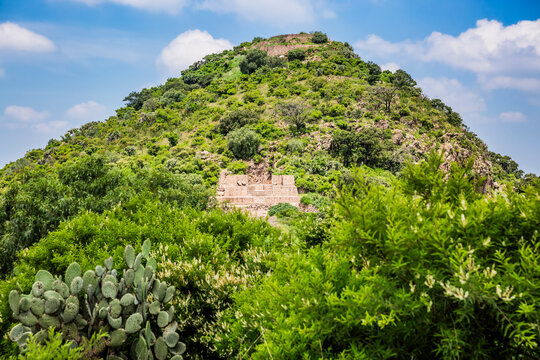 Templo del Sol. Zona Arqueol&oacute;gica de Tetzcotzinco, Ba&ntilde;os de Nezahualc&oacute;yotl.
