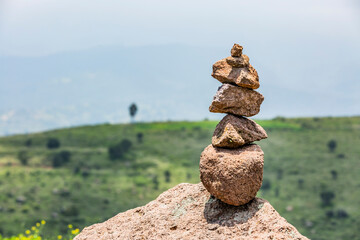 Apachetas o Mojones. Piedras encimadas. Se utilizan para marcar caminos, señalar rutas o como...