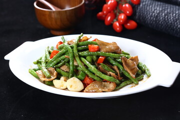 Chinese cuisine, Cantonese cuisine, flavor of long cowpeas