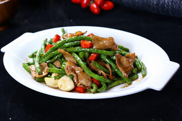 Chinese cuisine, Cantonese cuisine, flavored with long beans