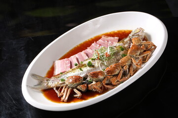 Chinese cuisine, Cantonese cuisine, salted meat, hairy crabs, steamed white water fish