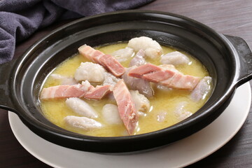 Chinese cuisine, Cantonese cuisine, salted meat and taro pot