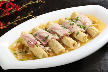 Chinese cuisine, Cantonese cuisine, salted meat steamed vermicelli