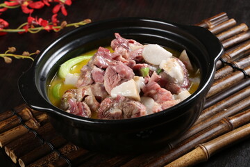 Chinese cuisine, Cantonese cuisine, salted goose pot