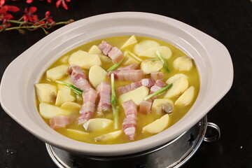 Chinese cuisine, Cantonese cuisine, stewed pork ribs with potatoes